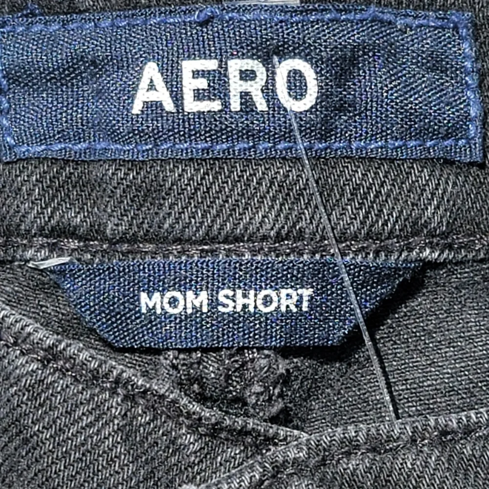 Aero mom short shorts womens 100% Cotton Size 00 Black. Waist 26 inches. Rise 10 - Picture 5 of 6